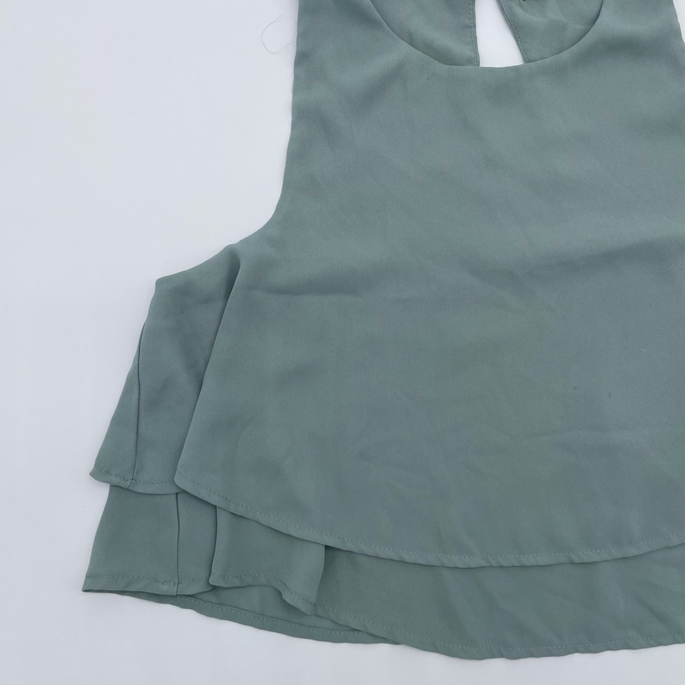 Show me Your Mumu Sage Green King Crop Top - Picture 2 of 4